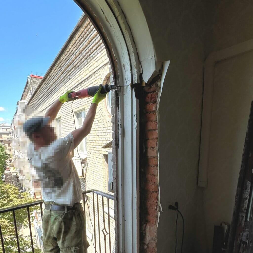 демонтаж окна в минске и замена на новое окно пвх кеммерлинг кбе