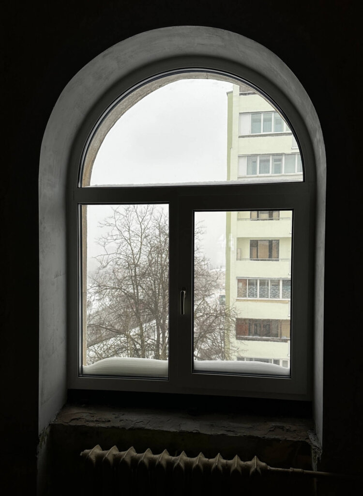 арочное окно минск сталинка